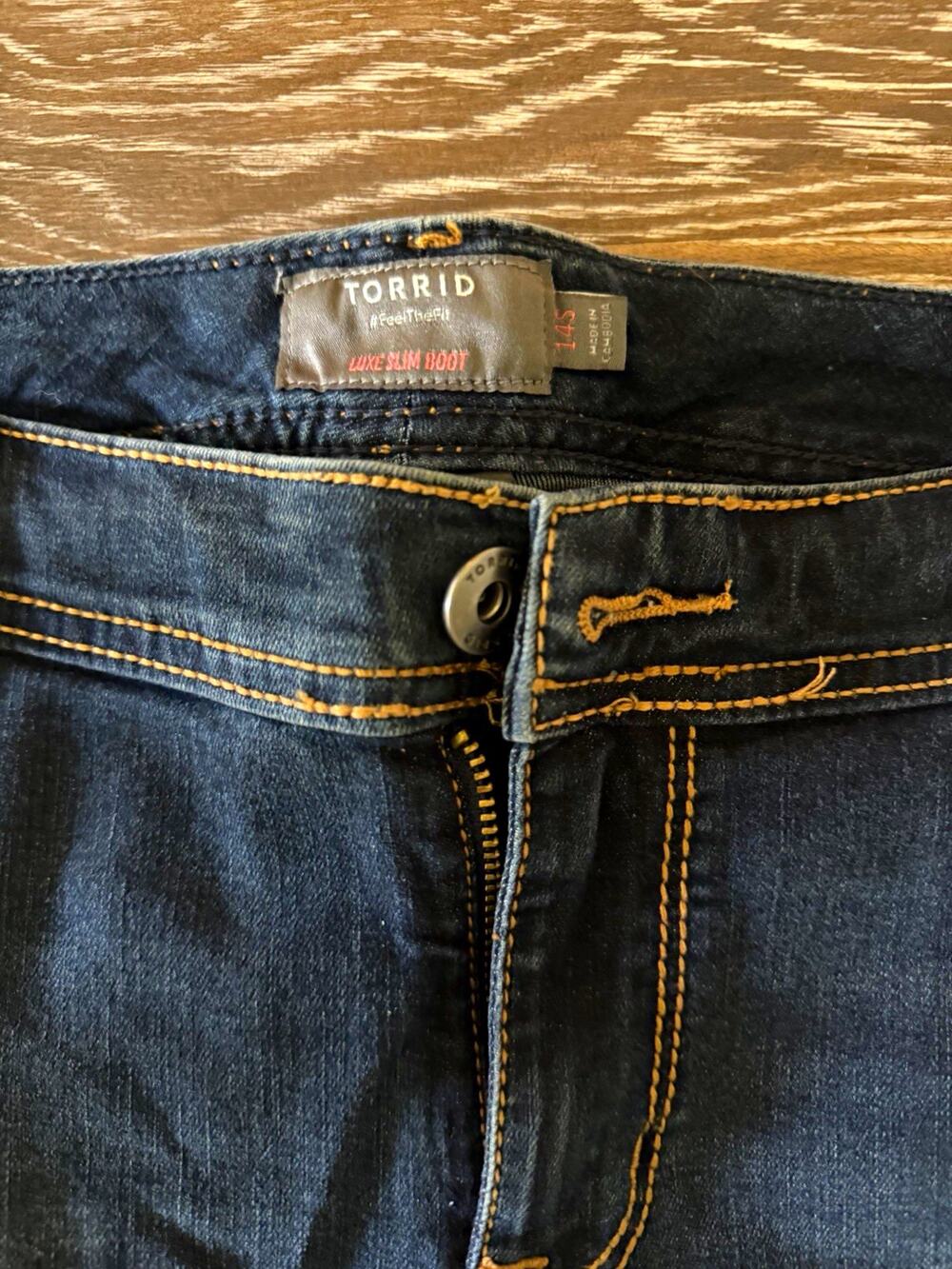 Torrid Women’s Luxe Slim Bootcut Jeans Dark Blue Dark Wash Denim 5-Pocket 14